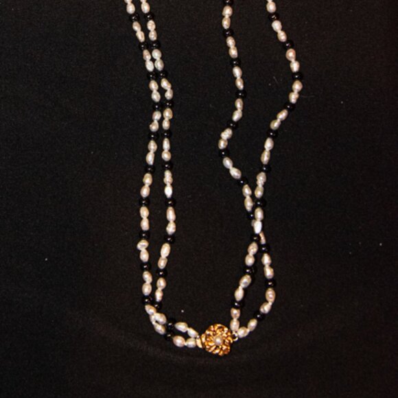 Vintage 20" Freshwater Pearl and Onyx Double strand Necklace - Picture 1 of 5